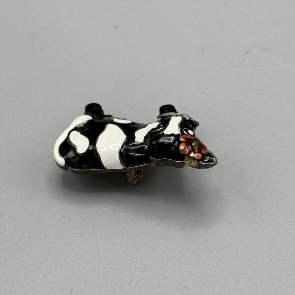 Vtg MJ Enameled Black and White Cow Brooch Pendant Red Flower Farmcore 1.5" - Picture 7 of 7